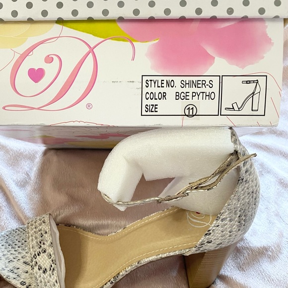 Delicious - SZ: 11 - CL: Beige Python - Picture 7 of 8